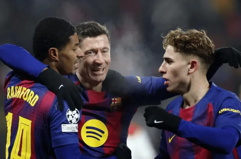 Fermin Lopez merayakan gol pertamanya untuk Barcelona melawan Slavia Praha dalam analisis pertandingan Liga Champions oleh KickIDN.