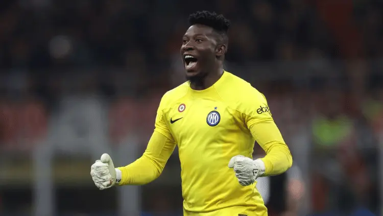 Ilustrasi Andre Onana dalam seragam Inter Milan dengan latar belakang logo klub. Grafik analisis KickIDN tentang potensi transfer.