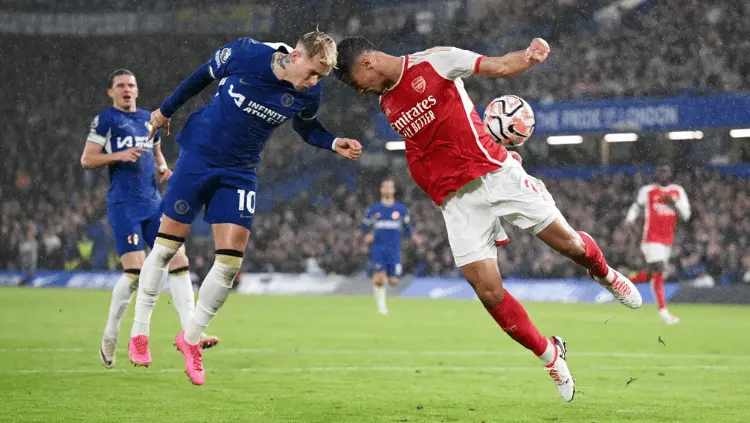 Analisis dan rapor pemain Chelsea usai kalah dari Arsenal di semifinal Carabao Cup oleh KickIDN. Ilustrasi Marc Cucurella dan Cole Palmer.