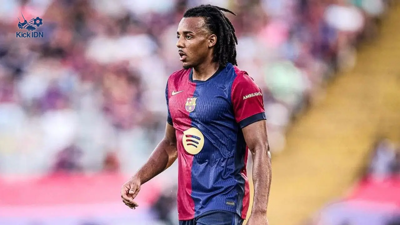 Jules Kounde saat membela Barcelona melawan Levante dalam laga La Liga - KickIDN