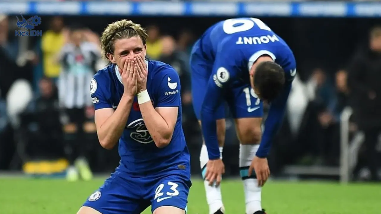 Pemain Chelsea kecewa usai kalah 1-3 dari Nottingham Forest, krisis keenam beruntun yang dikupas KickIDN