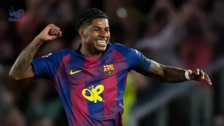 Marcus Rashford selebrasi usai cetak gol tendangan bebas di El Clasico, analisis KickIDN