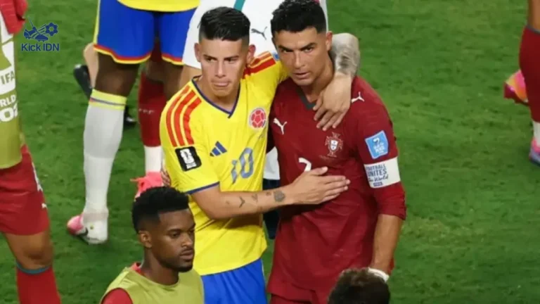 James Rodriguez berbincang dengan Cristiano Ronaldo di lorong stadion Miami usai laga Piala Dunia 2026
