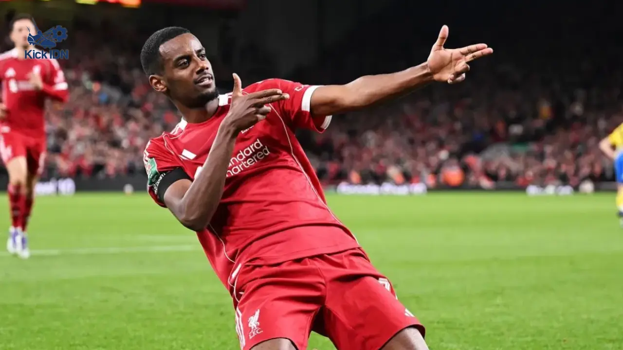 Alexander Isak merayakan gol kemenangan Liverpool atas Ipswich Town di Premier League 2026/27. Analisis BOLAQQ tersedia.